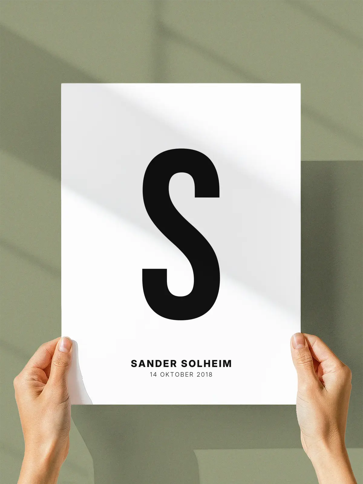 S – Personlig bokstavplakat med egen tekst