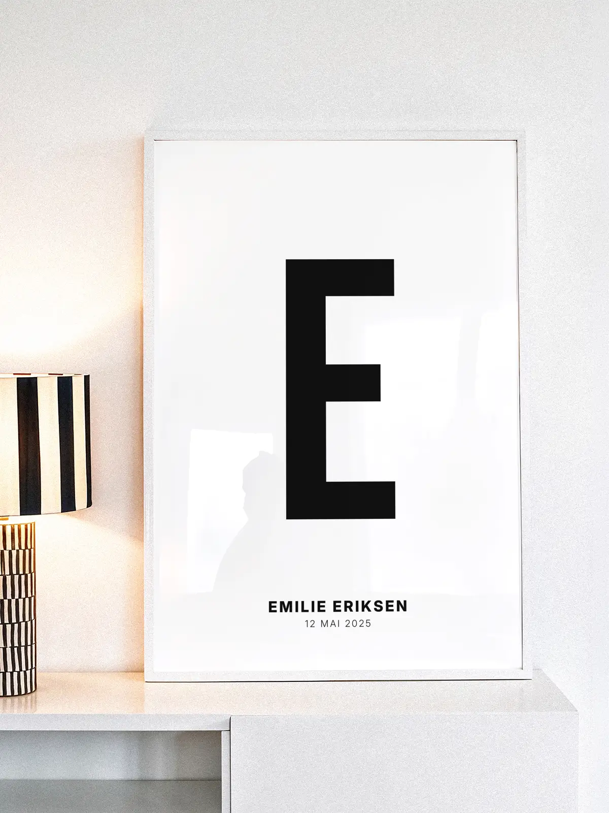 E – Personlig bokstavplakat med egen tekst