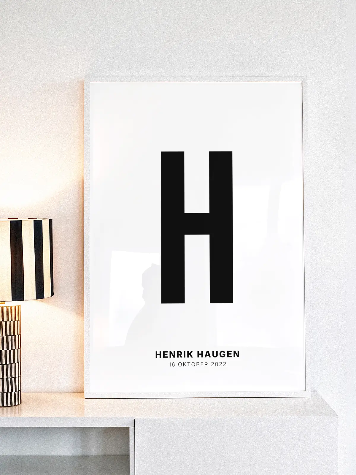 H – Personlig bokstavplakat med egen tekst