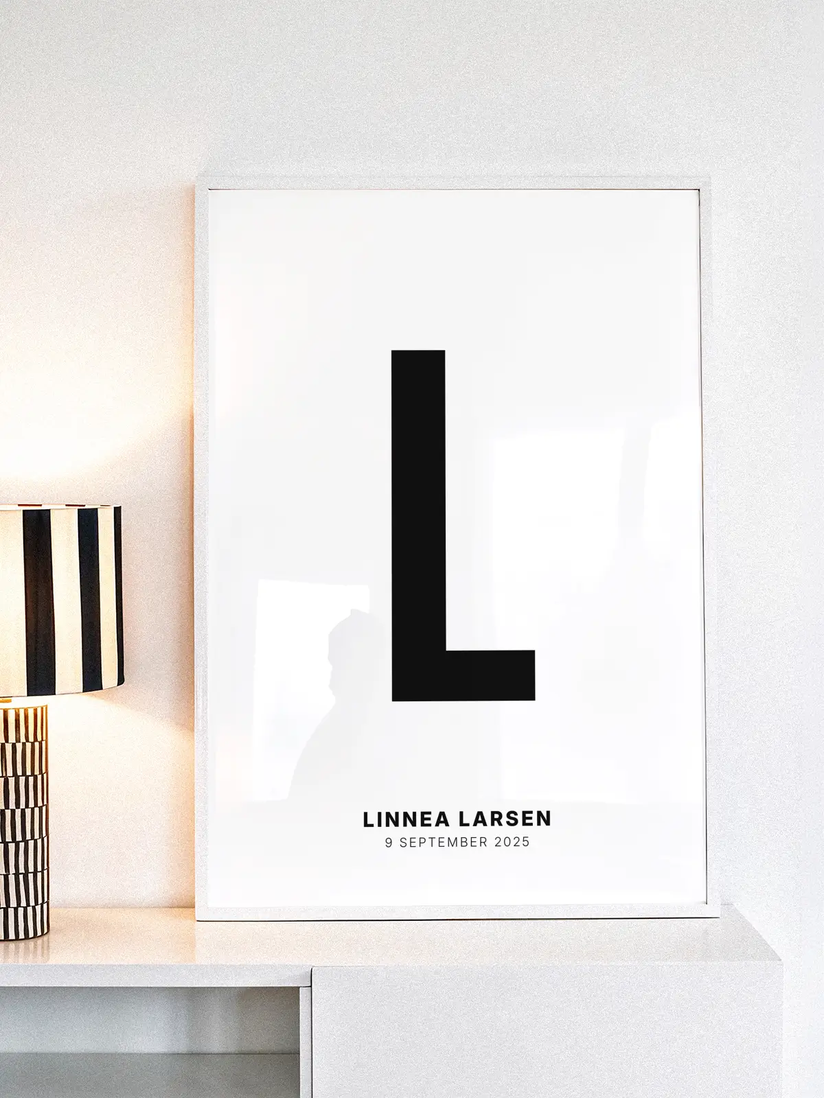 L – Personlig bokstavplakat med egen tekst