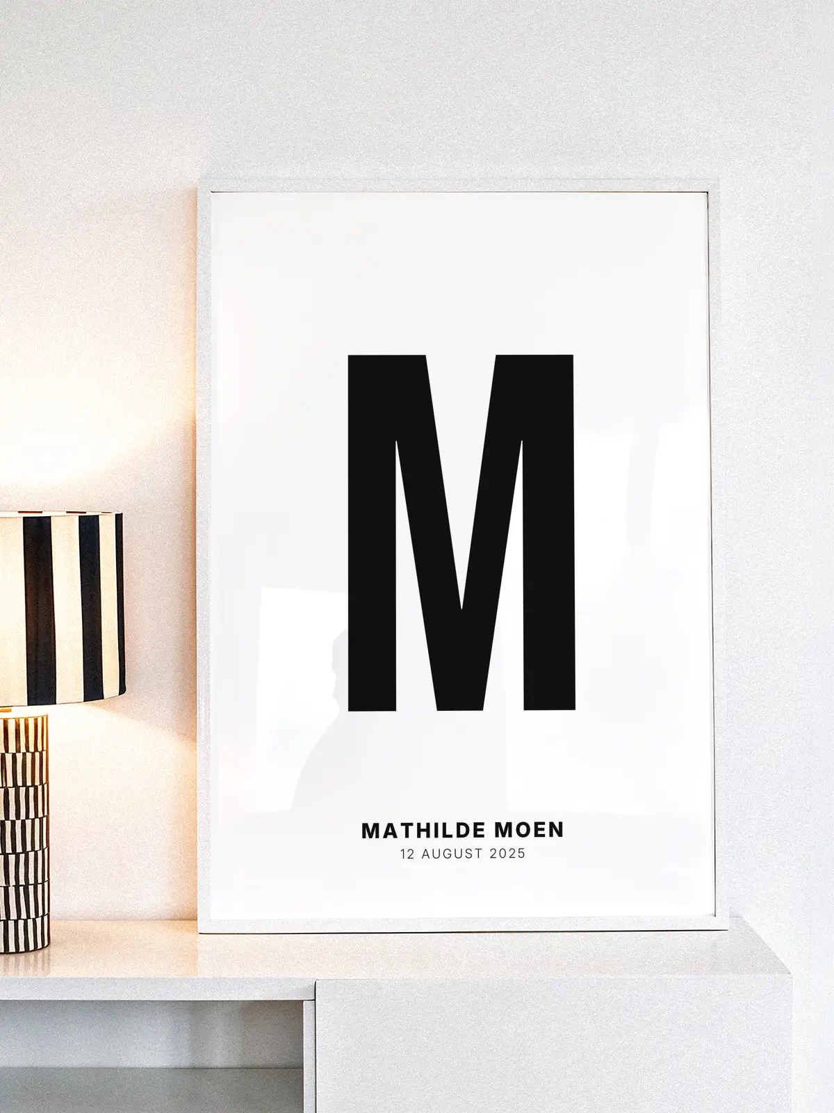 M – Personlig bokstavplakat med egen tekst