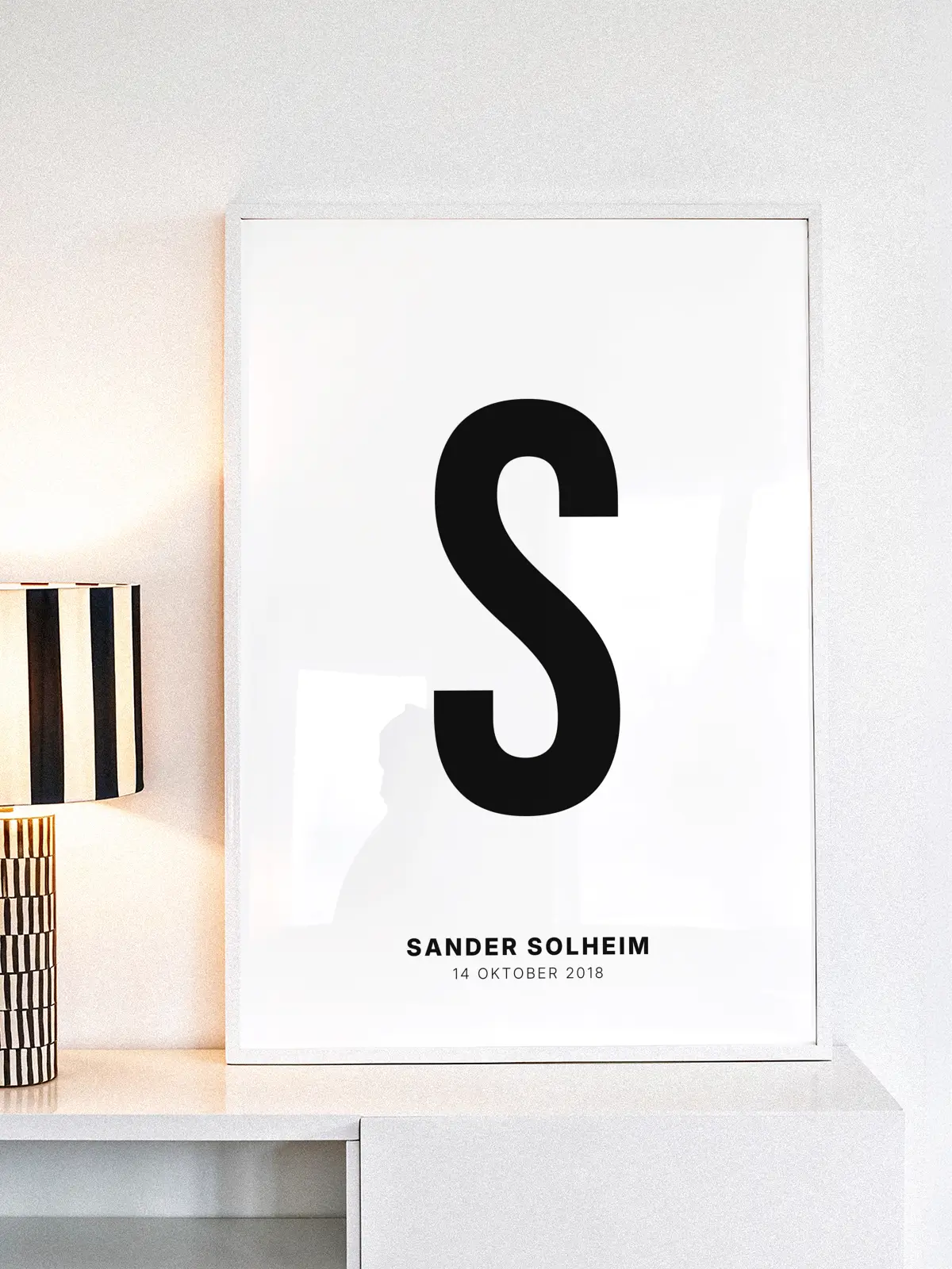 S – Personlig bokstavplakat med egen tekst