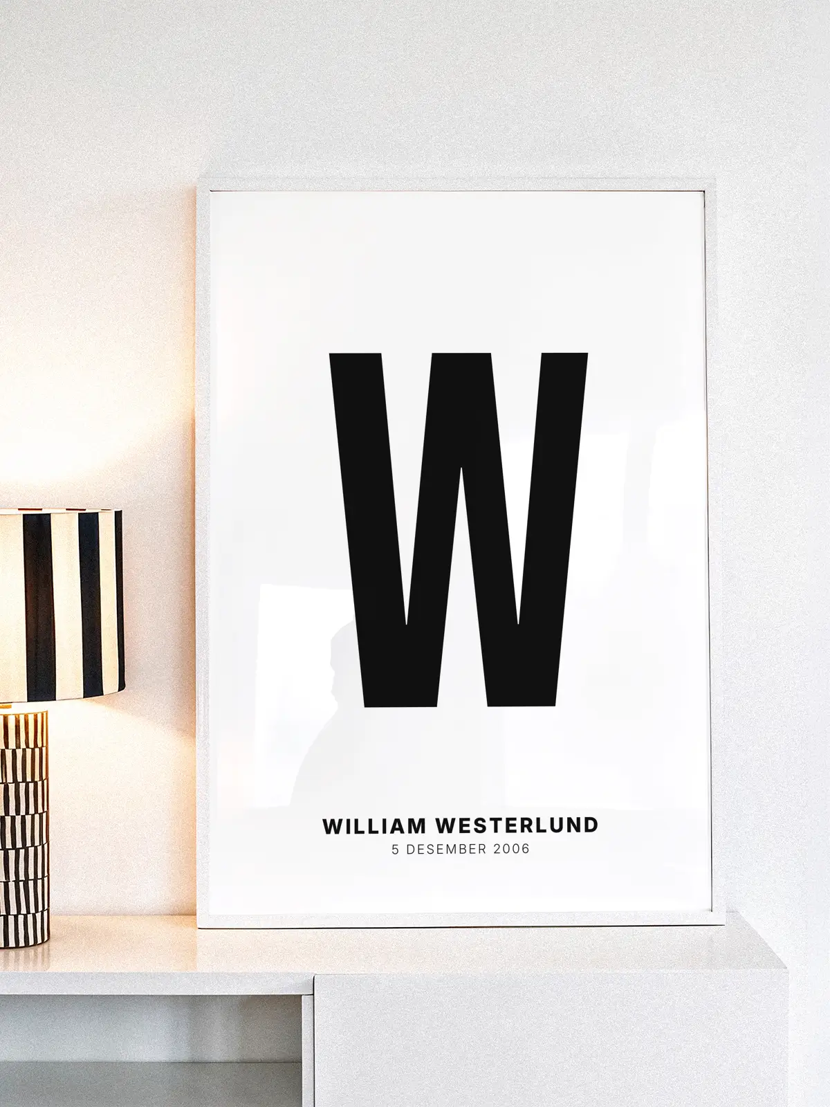 W – Personlig bokstavplakat med egen tekst